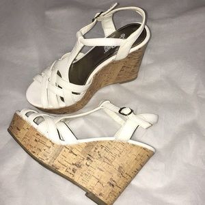 Brash white wedge straps